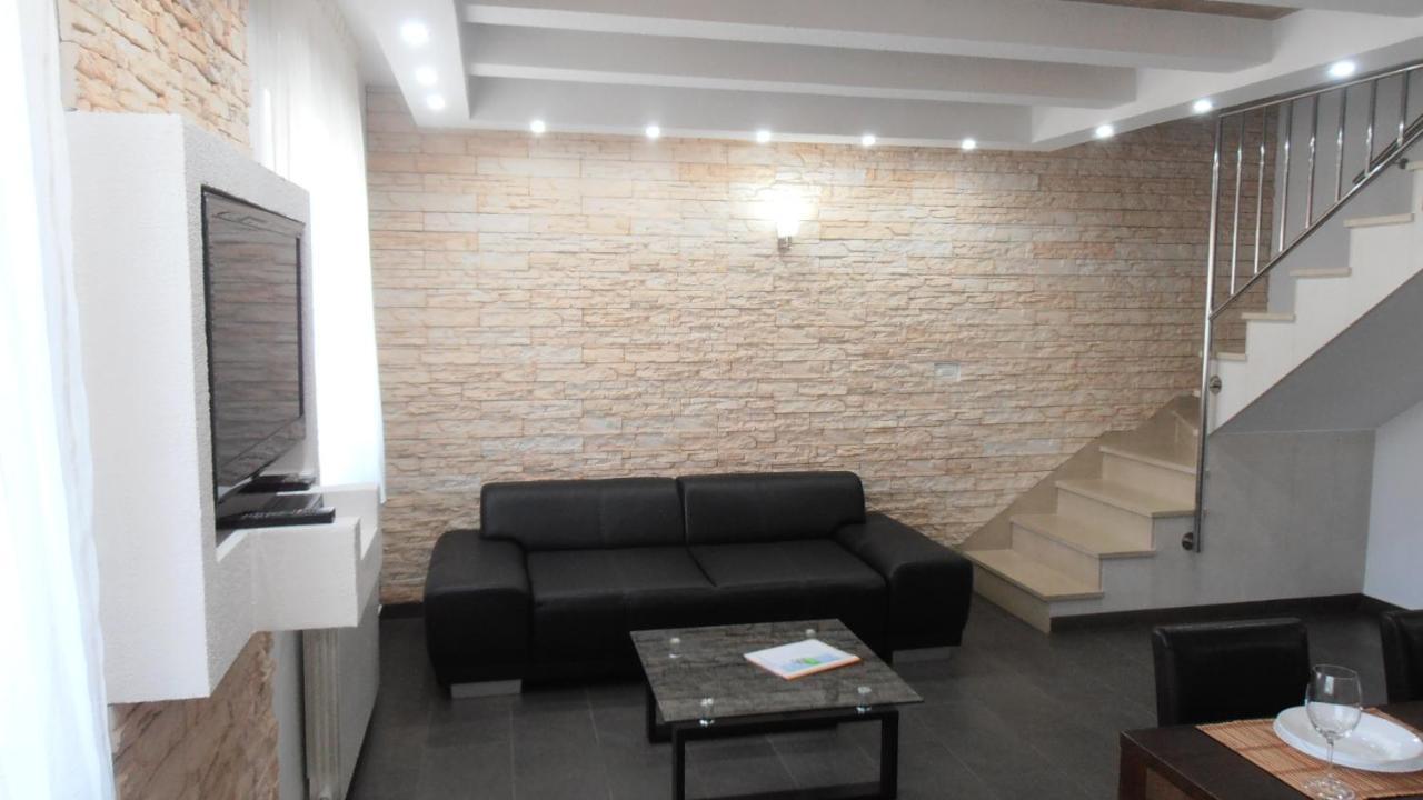 Ines 2 Apartment Pula