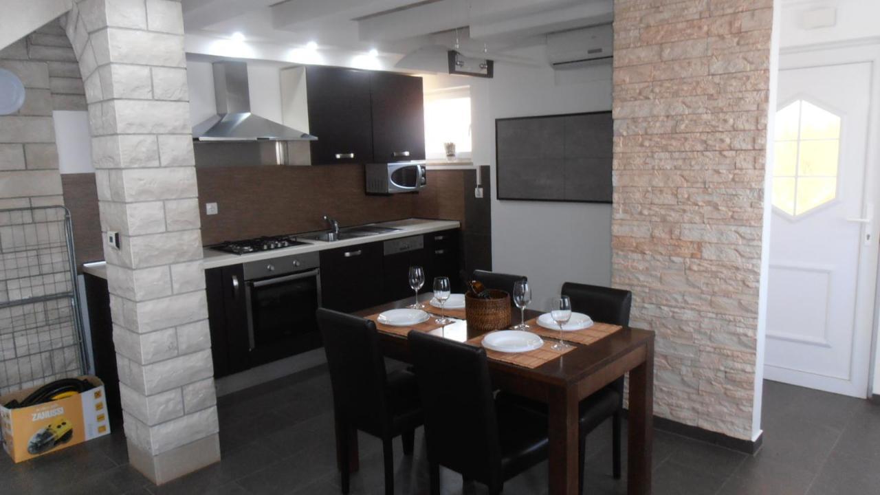 Apartment Ines 2 *