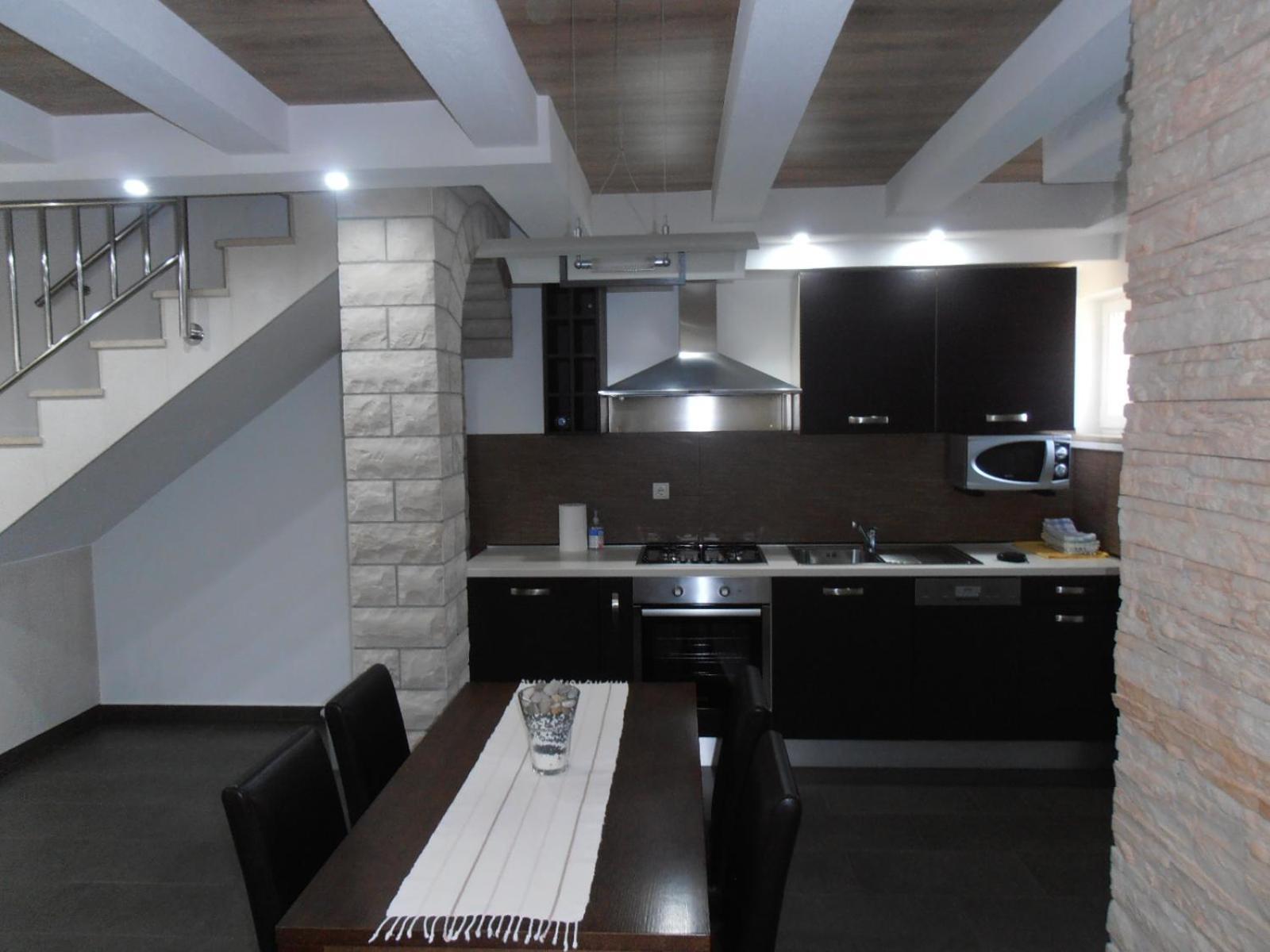 Apartment Ines 2 *