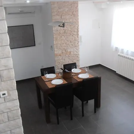 Apartman Ines 2 Pula Exterior photo