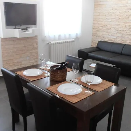 Apartman Ines 2 Pula Exterior photo